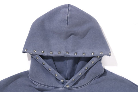 STUDDED GARMENT DYE LOGO SLEEVELESS PULLOVER HOODIE