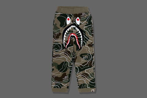 LAYERED LINE CAMO SHARK SWEAT PANTS