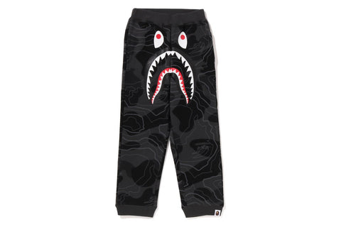 LAYERED LINE CAMO SHARK SWEAT PANTS