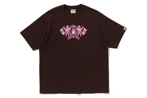COLLEGE LOGO RELAXED FIT TEE